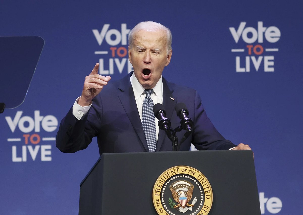 AP : US President Joe Biden |